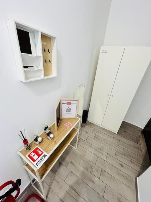 Binario 251 Stazione Tiburtina Apartment Рим Екстериор снимка
